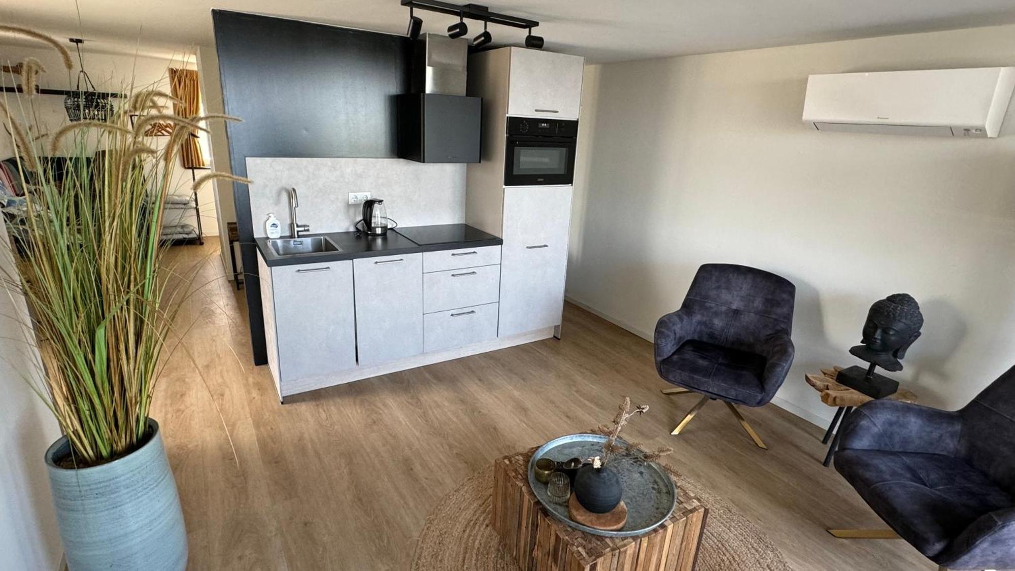 Plassenzicht Logies & Sloepverhuur Loosdrecht Exterior photo