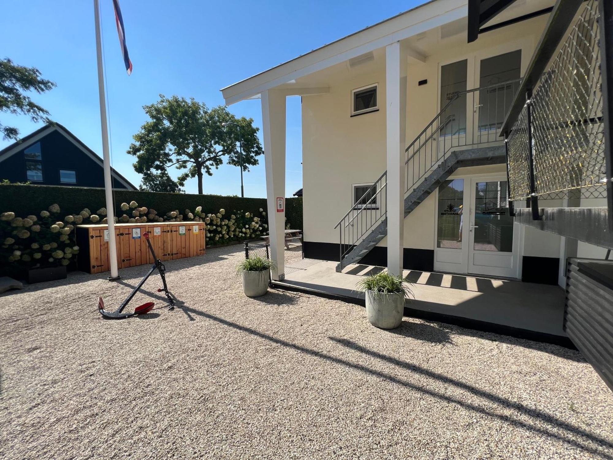 Plassenzicht Logies & Sloepverhuur Loosdrecht Exterior photo